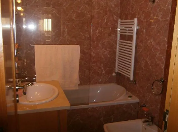 Sun, Sky And Sea Daire *